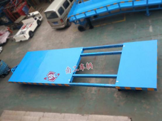 平板车 15吨伸缩型乐鱼（中国）