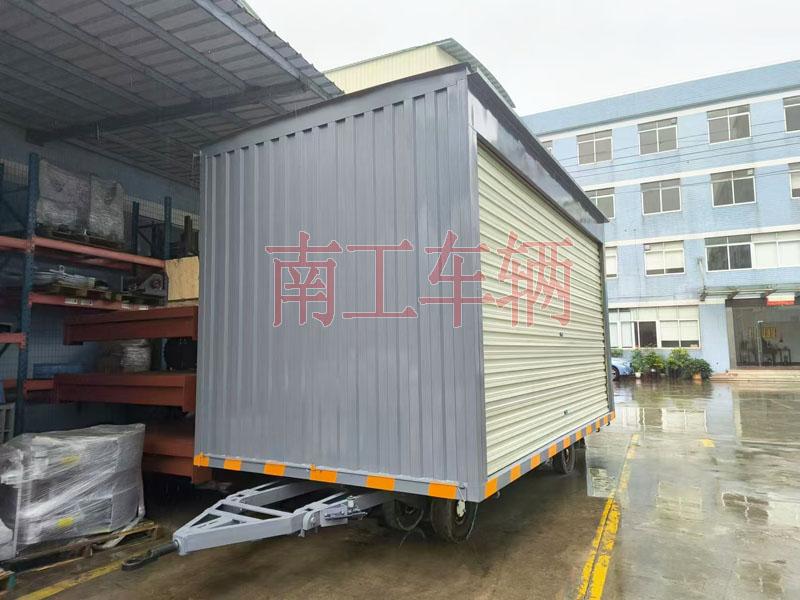 10吨箱式乐鱼（中国）两侧带卷帘门 牵引雨篷拖车
