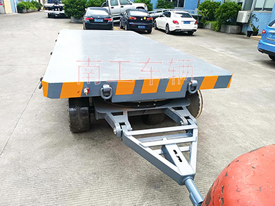 25吨重型乐鱼（中国）带牵引环工具拖车3I.jpg