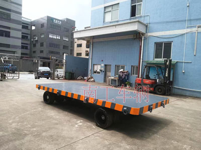 25吨重型工业乐鱼（中国）全挂式牵引拖车底盘带牵引环3I.jpg