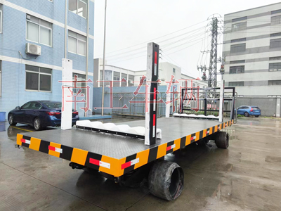 30T重型乐鱼（中国） 带活动插装立柱工具拖车3I.jpg