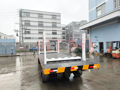 30T重型乐鱼（中国） 带活动插装立柱工具拖车4I.jpg